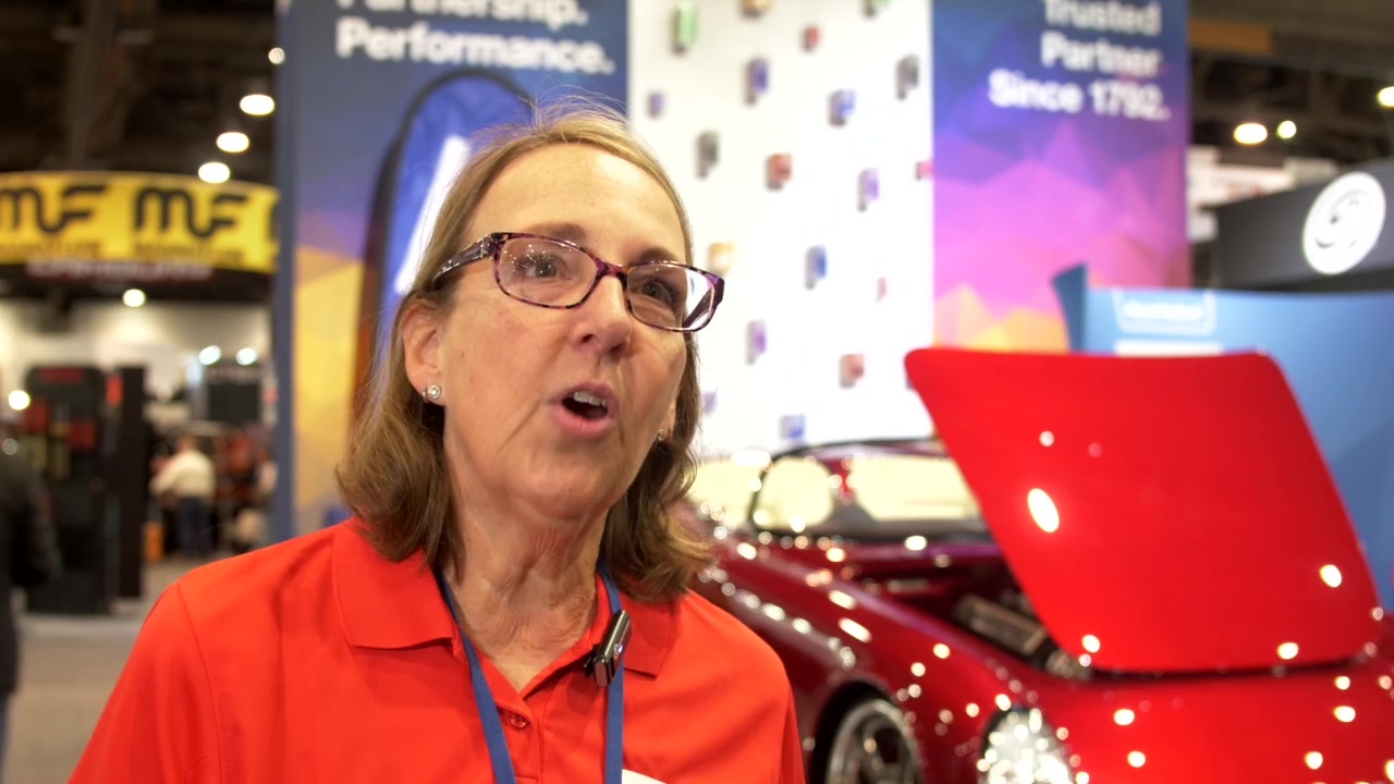 Sue Jaszkowski of AkzoNobel giving a client endorsement